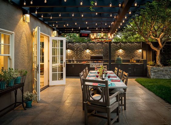 Outdoor kitchen features | outdoor lighting