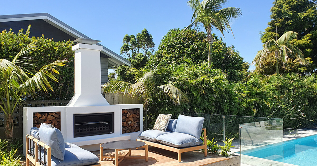 Builder vs landscaper - who can install your outdoor fire