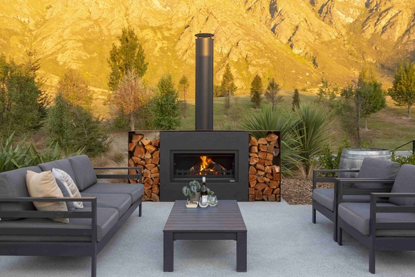 Outdoor fireplaces for patios