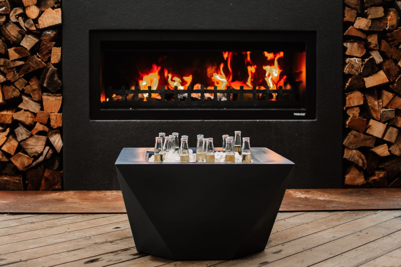 Outdoor fireplace