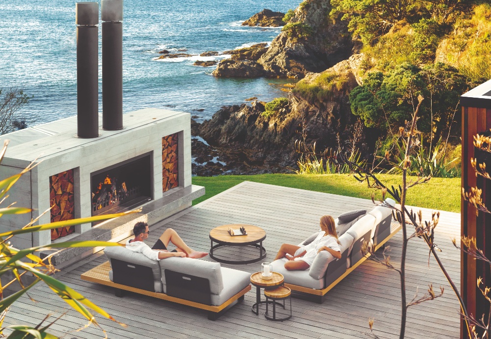 Life and Leisure magazine102 Cover image-1