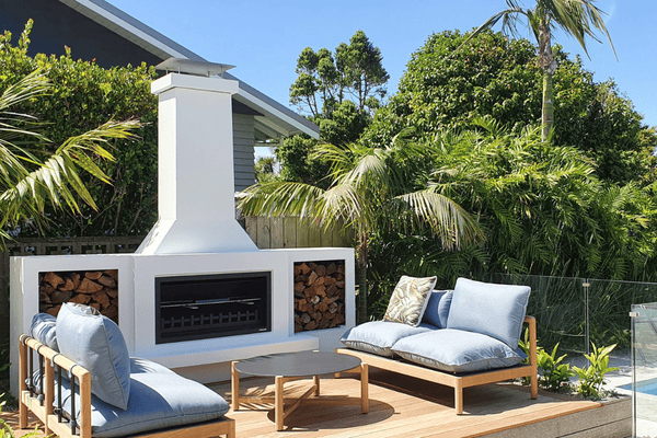 Outdoor fireplace