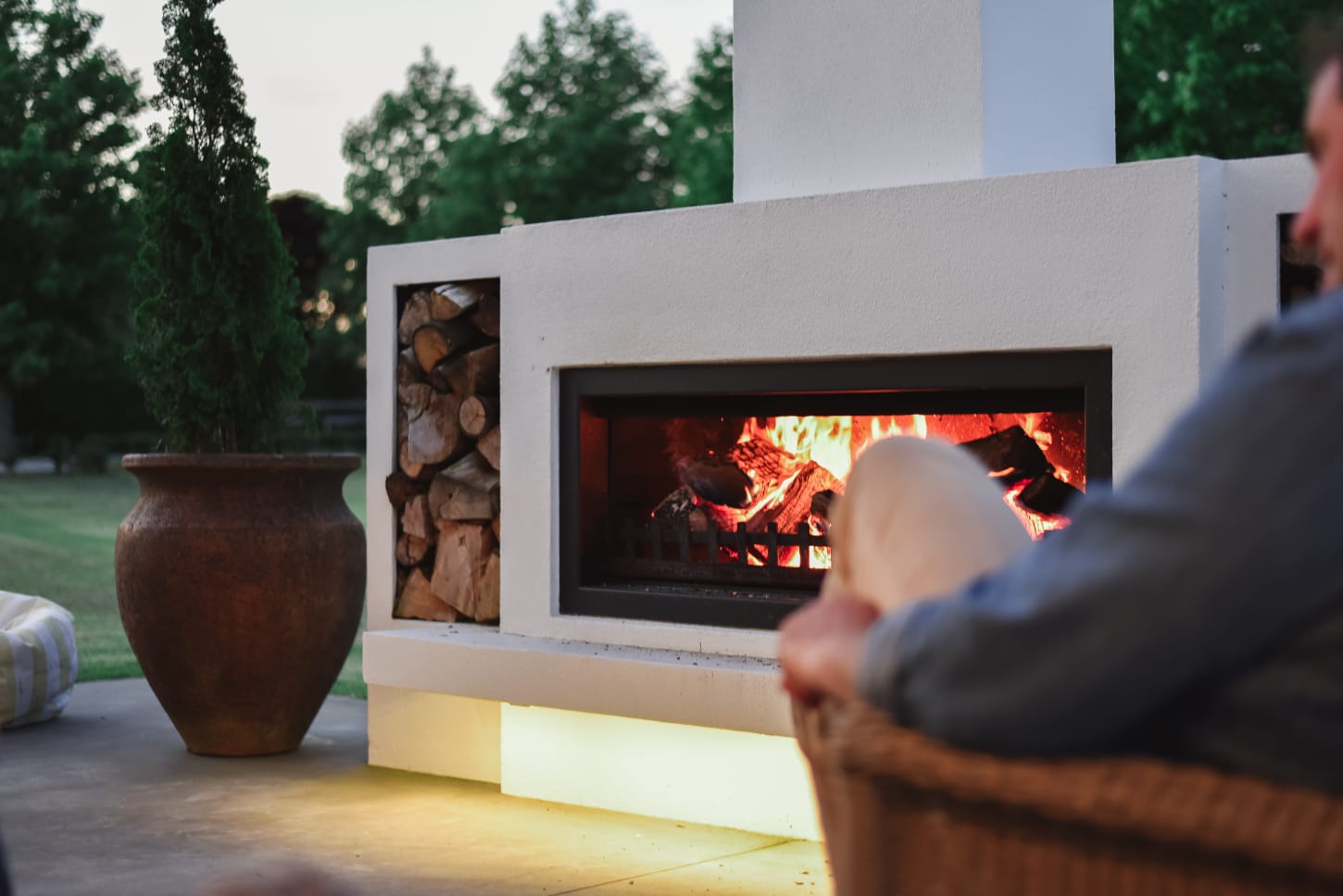 Top outdoor fireplace trends