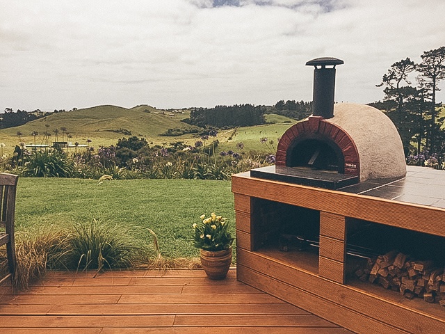 pizza oven kit being used