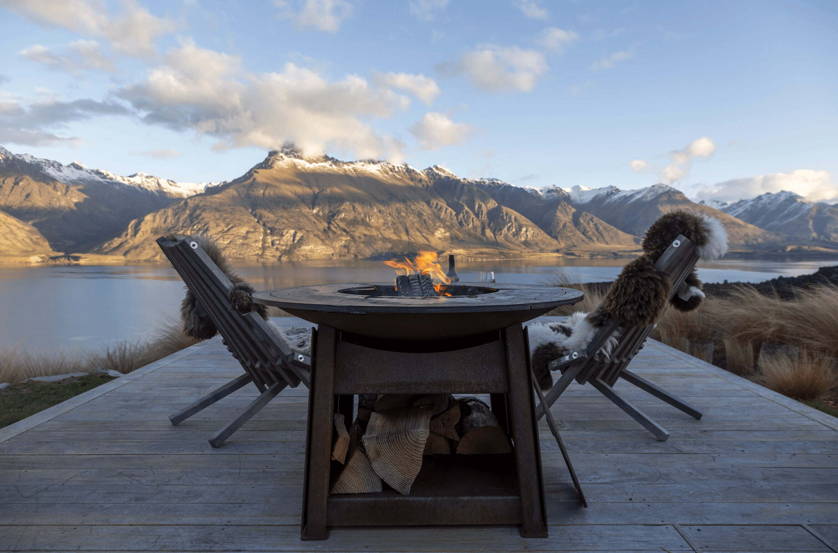 Outdoor fireplace designs for small spaces