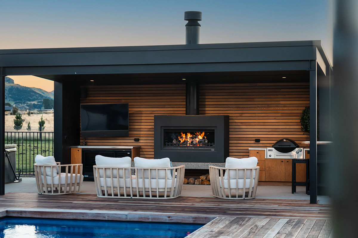 Different Types of Outdoor Fireplaces Explained