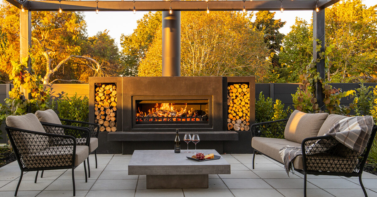 7 Must-Haves for the Perfect Outdoor Entertaining Space